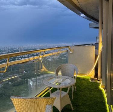 Grey Stone 41th floor river&city view in Noida