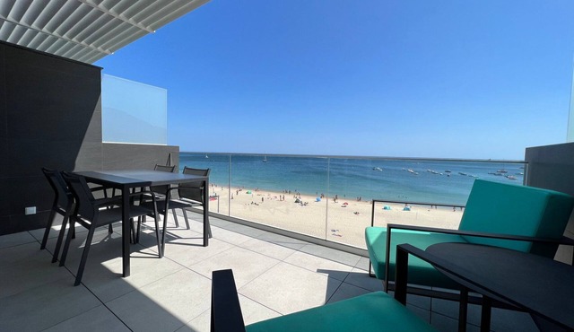 GuestReady - Beachfront Naufrago's Retreat 2