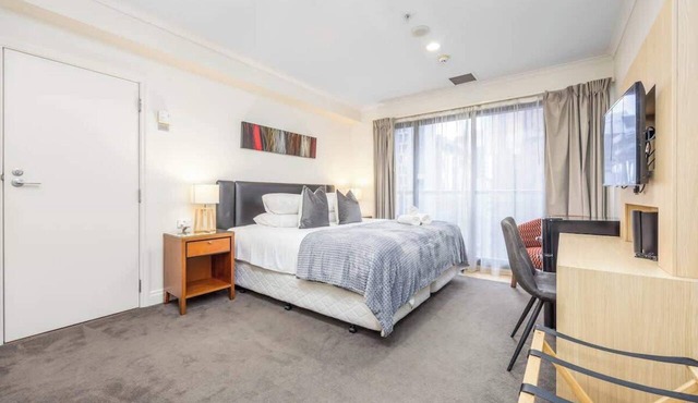 Highrise studio w AC, Pool and Gym in Auckland CBD