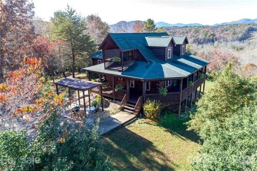 Hillside Haven Cabin with Hot Tub in Rutherfordton, NC in Rutherfordton