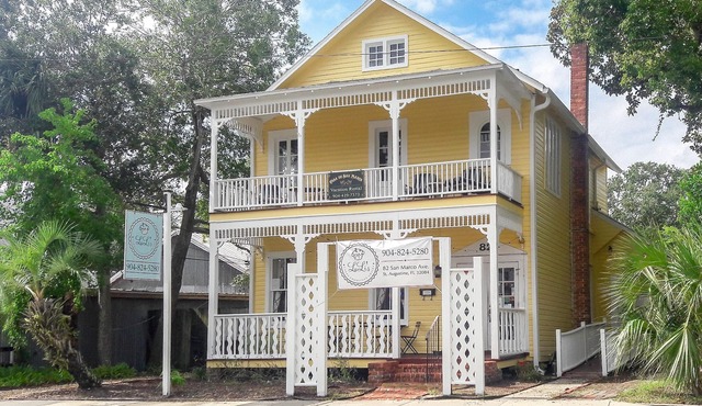HISTORIC DISTRICT ~ Walk Everywhere ~ Private Parking! in St. Augustine