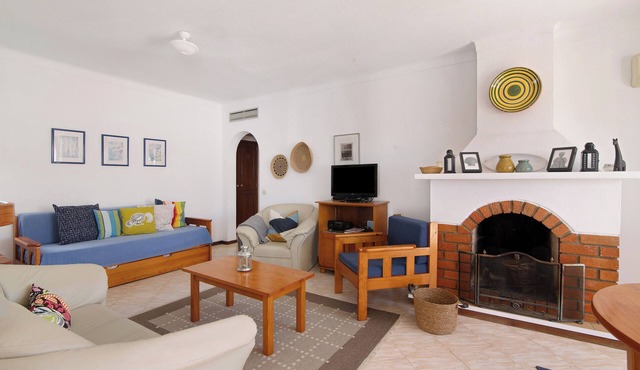 Holiday Apartment "Alvor" with Air Conditioning, Shared Garden, Pool & Terrace