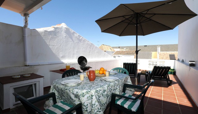 Holiday Home 'Casa Tradicional Algarvia' with Private Terrace, Wi-Fi and Air Conditioning