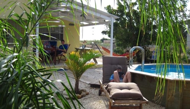 holiday home with private pool, 250 meters from the sea in kralendijk