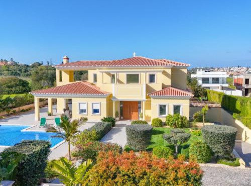 Holiday House Beach Porto Mós by Villas Key