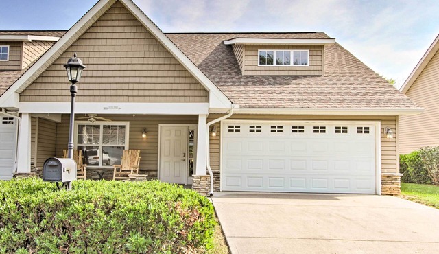 Home w/Community Pool - 2 Miles to The Island! in Pigeon Forge