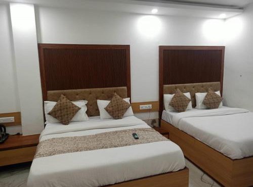 Hotel C G Villa Newly Built 2 Mins From Connaught Place and Railway Station & 5 Mins From VFS Shivaji Stadium Metro Station in New Delhi