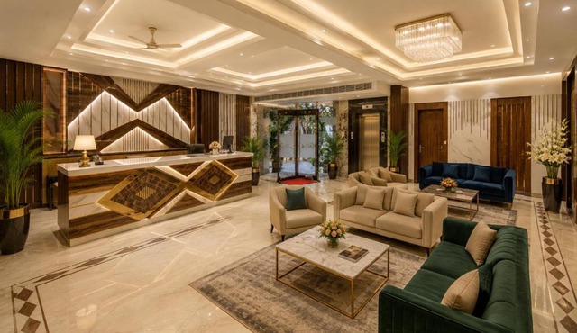 Hotel Star Villa City Centre Connaught Place - Airport Pick Up & Drop in New Delhi