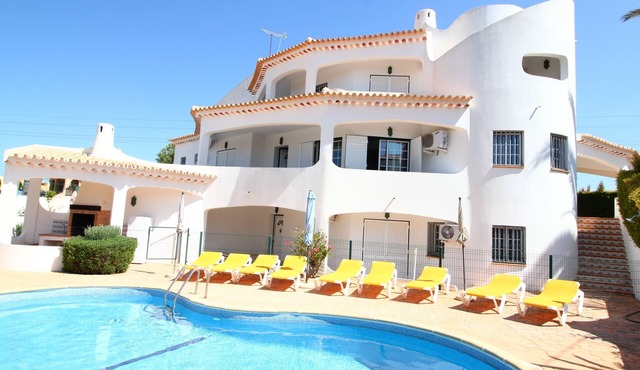 HUGE FAMILY FRIENDLY VILLA, 7 BEDROOMS, PRIVATE POOL, AIRCON, LARGE GARDENS