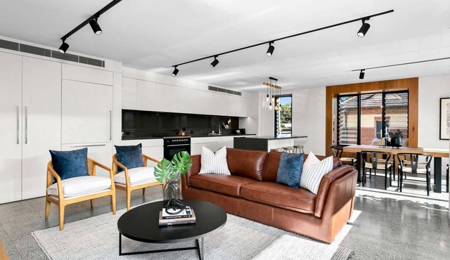 Impeccable 3-Bed Home Near the Beach in Manly