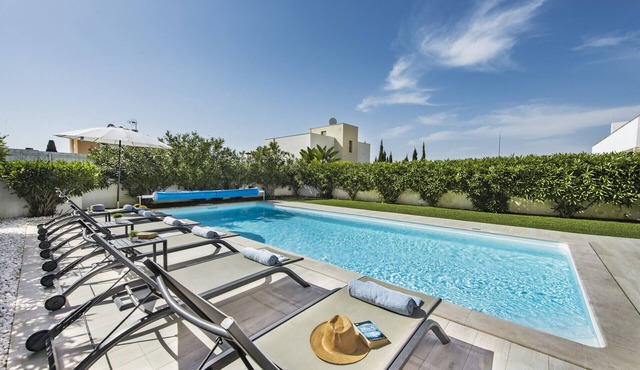 Isabella Blue