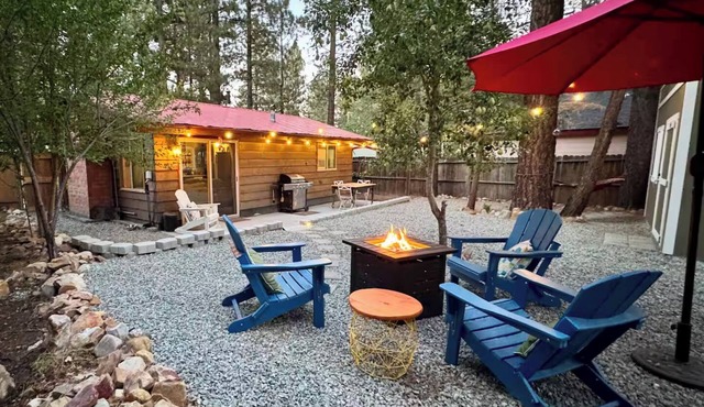Jackalope Hideout, Charming Vintage Mountain Escape, Dogs Welcome, Fireplace in Big Bear