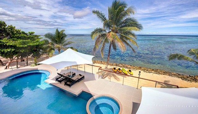 LomaniWai Luxurious All-inclusive Beachfront Villa