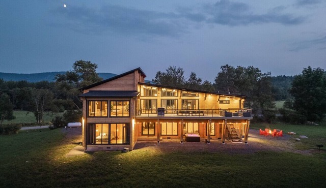 Lux Mansion, Windham: Hot Tub, Sauna in Windham