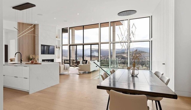 Luxury Home in Kelowna in Kelowna