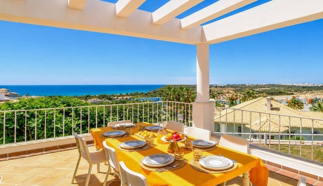 ★Luxury Villa w/Stunning Sea Views Marina Albufeira