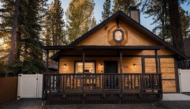 Maverick`s Cabin - HotTub, GameRm, Firepit, fenced in Big Bear