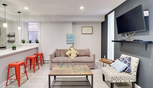 Modern 1BD Apt- Steps to Convention Center & Metro in Washington