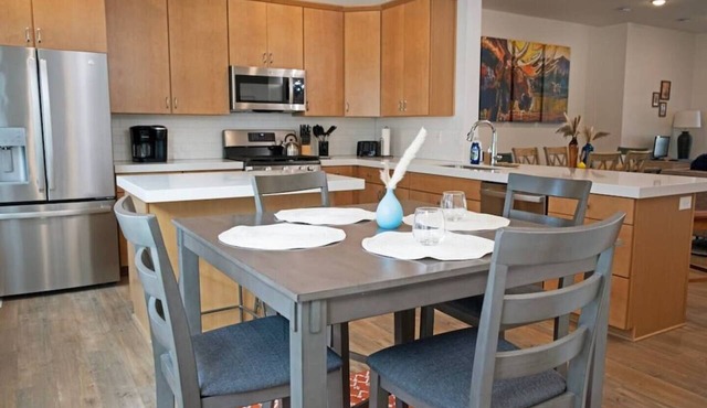 Modern 3BR Retreat | Mtn Views & Garage Parking in South Salt Lake