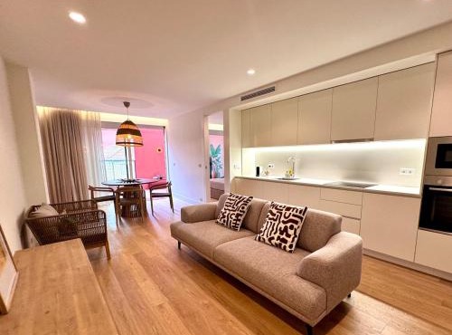 Modern & Bright Apartment 5 Min Walk to Matosinhos Beach