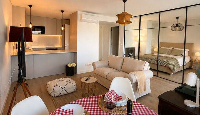 Modern, bright, calm and sophisticated setting.