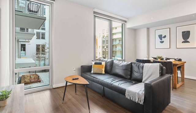 Modern Retreat with Easy Metro Access in Arlington