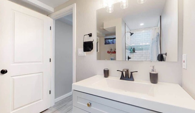 Modern & Updated Unit in Prime Location in Denver