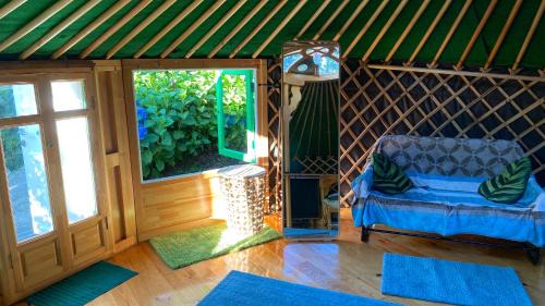 Panoramic Yurt - NaturViana