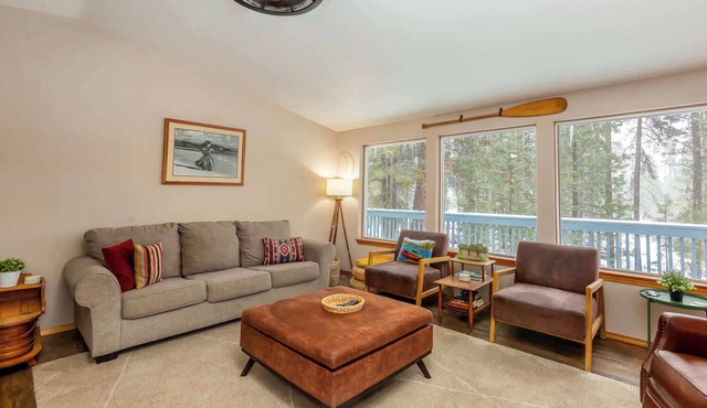 Pet-Friendly Riverfront Home w/Deck in Bend