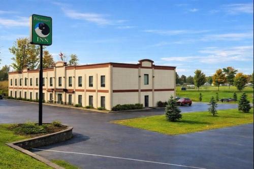Pleasant Night Inn Carthage Near Fort Drum in West Carthage