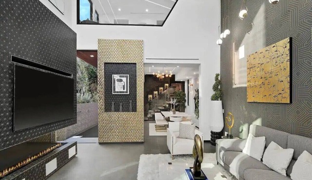 Pool/Spa/Home Theater/Rooftop in Los Angeles