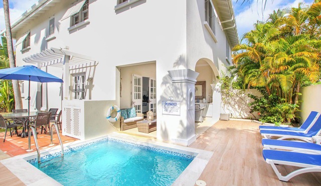 Poolside Home, Short Walk to Beach - Turtle View 10