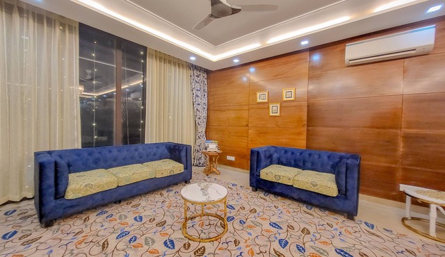 Pratishtha 4BHK, DLF Phase 1, Gurgaon in Gurugram