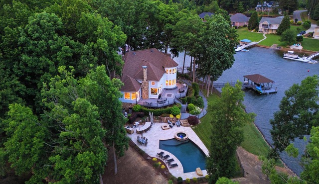 Private Dock, Pool + HotTub, Game Room, Firepit | | Paradise Pointe by AvantStay in Sherrills Ford