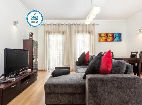 Privilege Apartment Wanseta with Rooftop Pool, Village Marina - Olhão