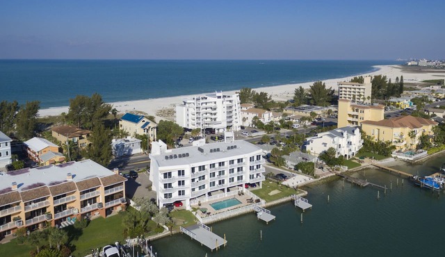 Provident Oceana Beachfront Suites in Treasure Island