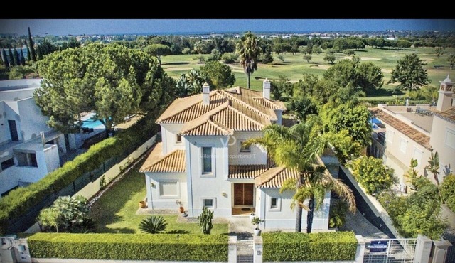 Luxury villa with golf view in the heart of Vilamoura, heated pool