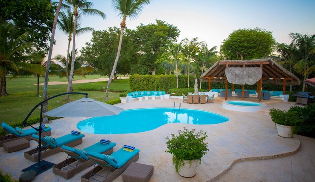 Punta Aguila Spectacular 4 Bdr/6 Bath Free Golf Cart Chef and Waiter Included