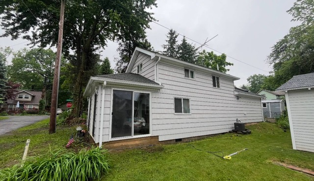 Remodeled cozy retreat with a lake front view on Devils Lake. Pet Friendly! in Manitou Beach-Devils Lake