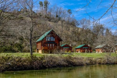 River Cabin in Pigeon Forge