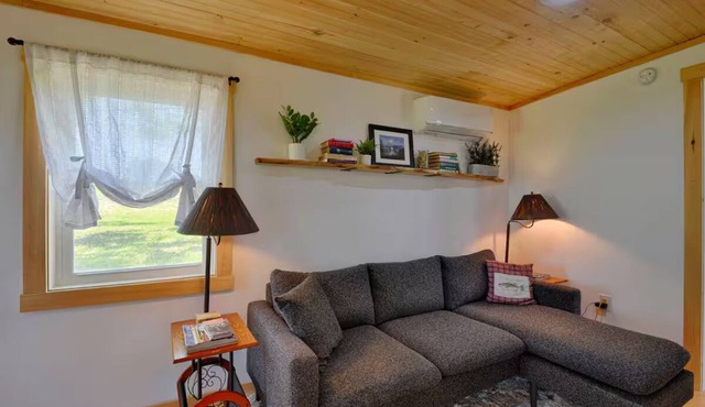 River Ledge Hideaway in Hammond