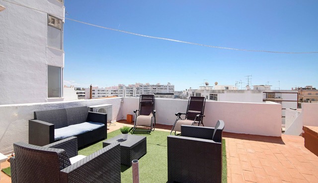 Rooftop Apartment Blue Ocean with Private Open Terrace, Balcony & Wi-Fi