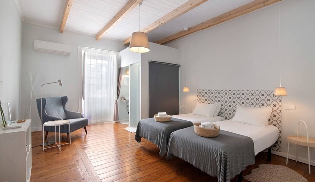 Room 'Quarto 7' with Shared Terrace, Wi-Fi and Air Conditioning