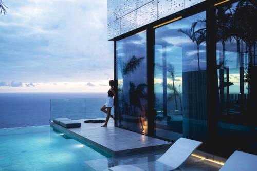 Saudade Residence I - Ultra Luxury Futuristic Ocean Zen Retreat