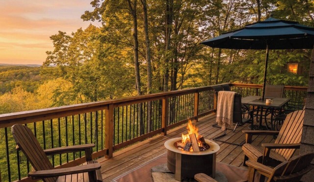 Secluded A-Frame with Epic Views & Pool Access in Bellaire