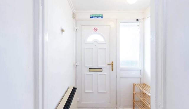 Serene 2BDR Retreat by Holyrood Park in Edinburgh