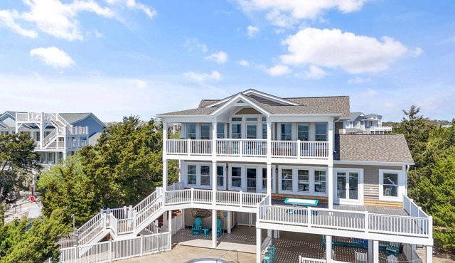 "Serenity By The Sea" - Oceanfront Home w/Private Pool, 5 Bedrooms/4.5 Bathrooms in Holden Beach