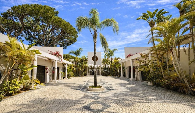 Seventies by Check-in Portugal