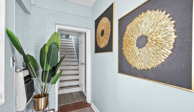 Sleep 8, 2 connected Rooms in large home near DC in Takoma Park