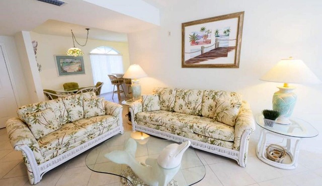 Sleeps 8 - Perfect condo for the Family! in Fort Myers Beach